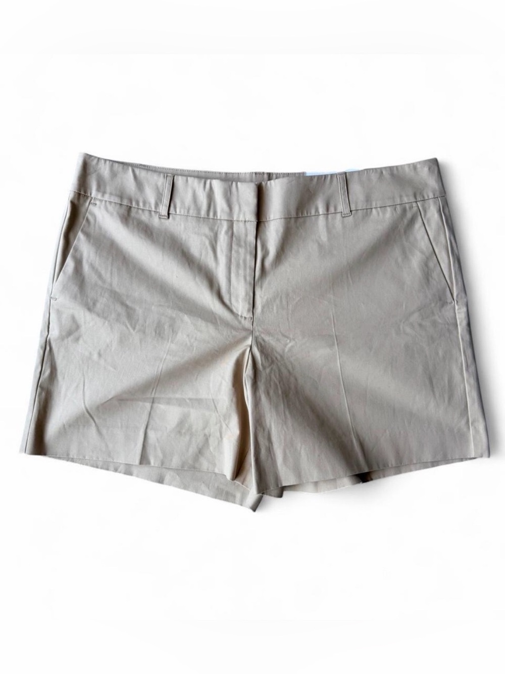 Ann Taylor NWT The 6" Tan Shorts
Size 14